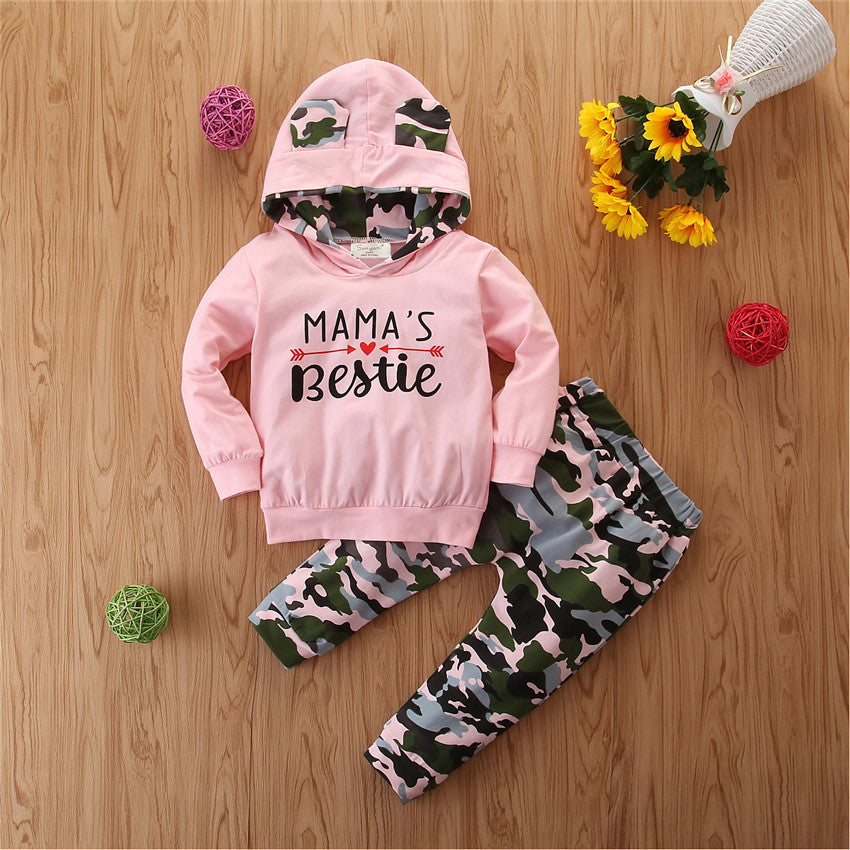 Conjunto con capucha camuflaje para bebé niña (2 piezas)